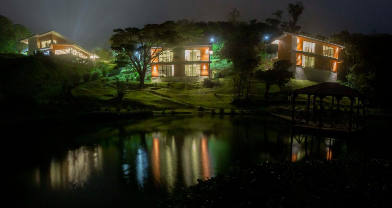 Burbi Lake Lodge Monteverde Eksteriør billede