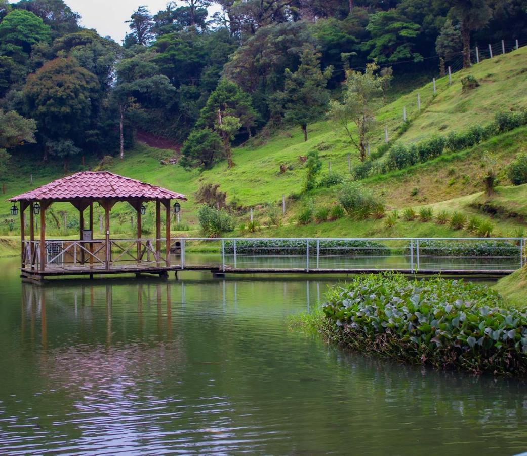 Burbi Lake Lodge Monteverde Eksteriør billede