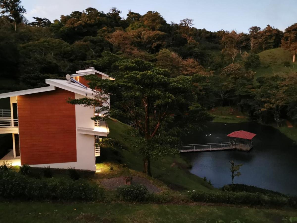 Burbi Lake Lodge Monteverde Eksteriør billede