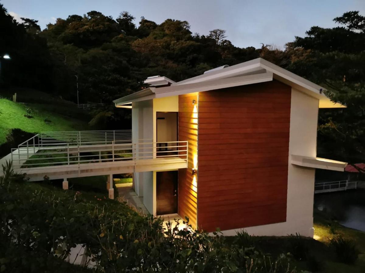 Burbi Lake Lodge Monteverde Eksteriør billede